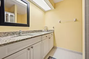 22 Lexington Ln W, Palm Beach Gardens, FL 33418 - Photo 15