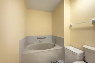 22 Lexington Ln W, Palm Beach Gardens, FL 33418 - Photo 17