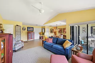 22 Lexington Ln W, Palm Beach Gardens, FL 33418 - Photo 9