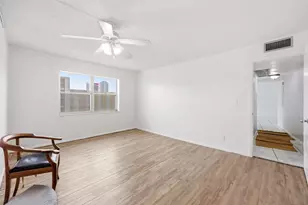401 Golden Isles Dr, Hallandale Beach, FL 33009 - Photo 19
