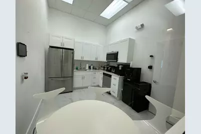 425 NW 10th Terrace, Hallandale Beach, FL  - Photo 17