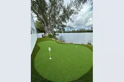 425 NW 10th Terrace, Hallandale Beach, FL  - Photo 35
