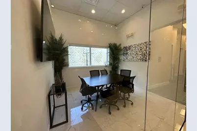 425 NW 10th Terrace, Hallandale Beach, FL  - Photo 3