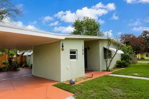 103 SE Bonita Ct, Port Saint Lucie, FL 34983 - Photo 1