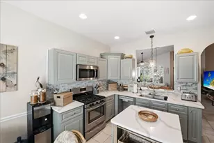 407 NW Granville St, Port Saint Lucie, FL 34986 - Photo 9