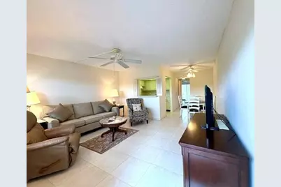 116 Windsor F, West Palm Beach, FL 33417 - Photo 5