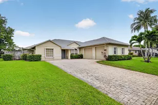 1163 Essex Dr, Wellington, FL 33414 - Photo 3
