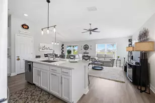 5655 NW Pine Trail Cir, Port Saint Lucie, FL 34983 - Photo 19
