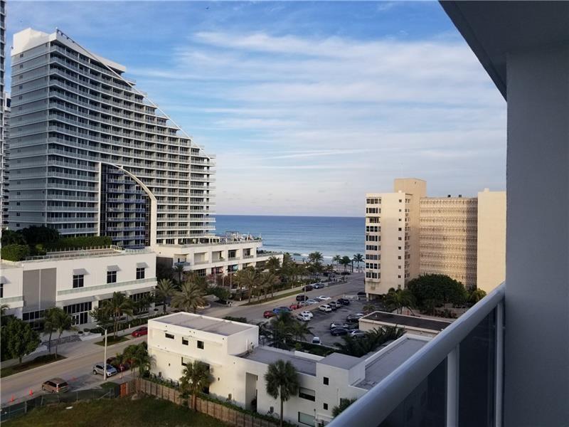 336 N Birch Rd #8d main architectural view