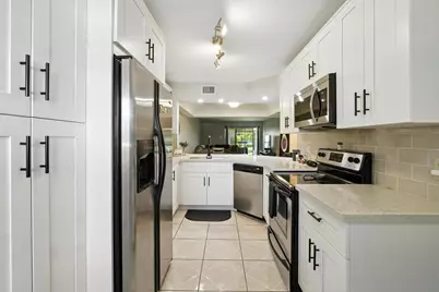 23380 Carolwood Lane #202, Boca Raton, FL 33428 - Photo 3