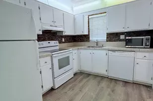 9235 SW 8th St, Boca Raton, FL 33428 - Photo 3
