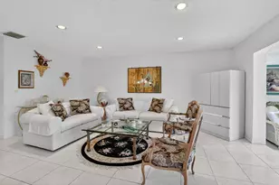 8045 Eastlake Dr, Boca Raton, FL 33433 - Photo 9