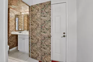 8045 Eastlake Dr, Boca Raton, FL 33433 - Photo 21