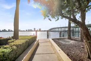 2650 Lake Shore Dr, Riviera Beach, FL 33404 - Photo 37
