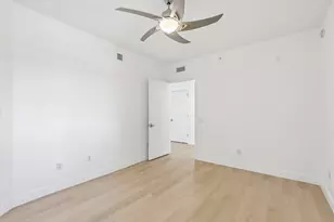 2650 Lake Shore Dr, Riviera Beach, FL 33404 - Photo 11