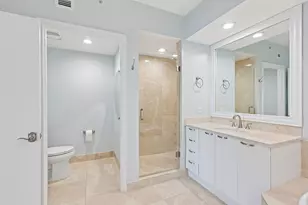 2650 Lake Shore Dr, Riviera Beach, FL 33404 - Photo 23