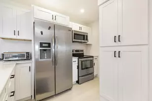1008 Green Pine Blvd, West Palm Beach, FL 33409 - Photo 5
