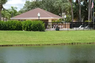 36 Danbury Ct, Royal Palm Beach, FL 33411 - Photo 25