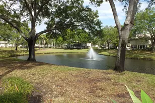 36 Danbury Ct, Royal Palm Beach, FL 33411 - Photo 5