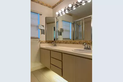 36 Danbury Court #B, Royal Palm Beach, FL 33411 - Photo 17