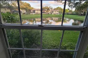 36 Danbury Ct, Royal Palm Beach, FL 33411 - Photo 23