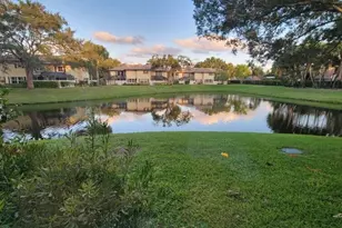 36 Danbury Ct, Royal Palm Beach, FL 33411 - Photo 3