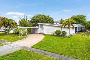 12019 N Edgewater Dr, West Palm Beach, FL 33410 - Photo 17
