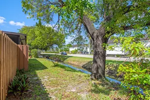2361 SW 70th Ave, Davie, FL 33317 - Photo 21