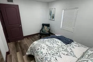 325 NW 135th St, North Miami, FL 33168 - Photo 3