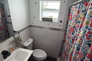 325 NW 135th St, North Miami, FL 33168 - Photo 13