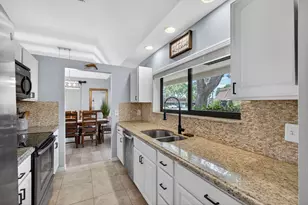 101 Half Moon Cir, Jupiter, FL 33458 - Photo 5