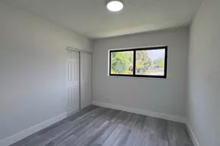 235 SW 21st Way, Fort Lauderdale, FL 33312 - Photo 9