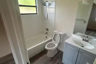 3252 Foxcroft Rd, Miramar, FL 33025 - Photo 17