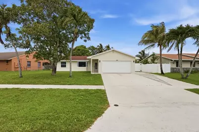 140 Bilbao Street, Royal Palm Beach, FL 33411 - Photo 1