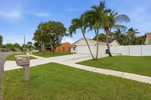 140 Bilbao St, Royal Palm Beach, FL 33411 - Photo 3