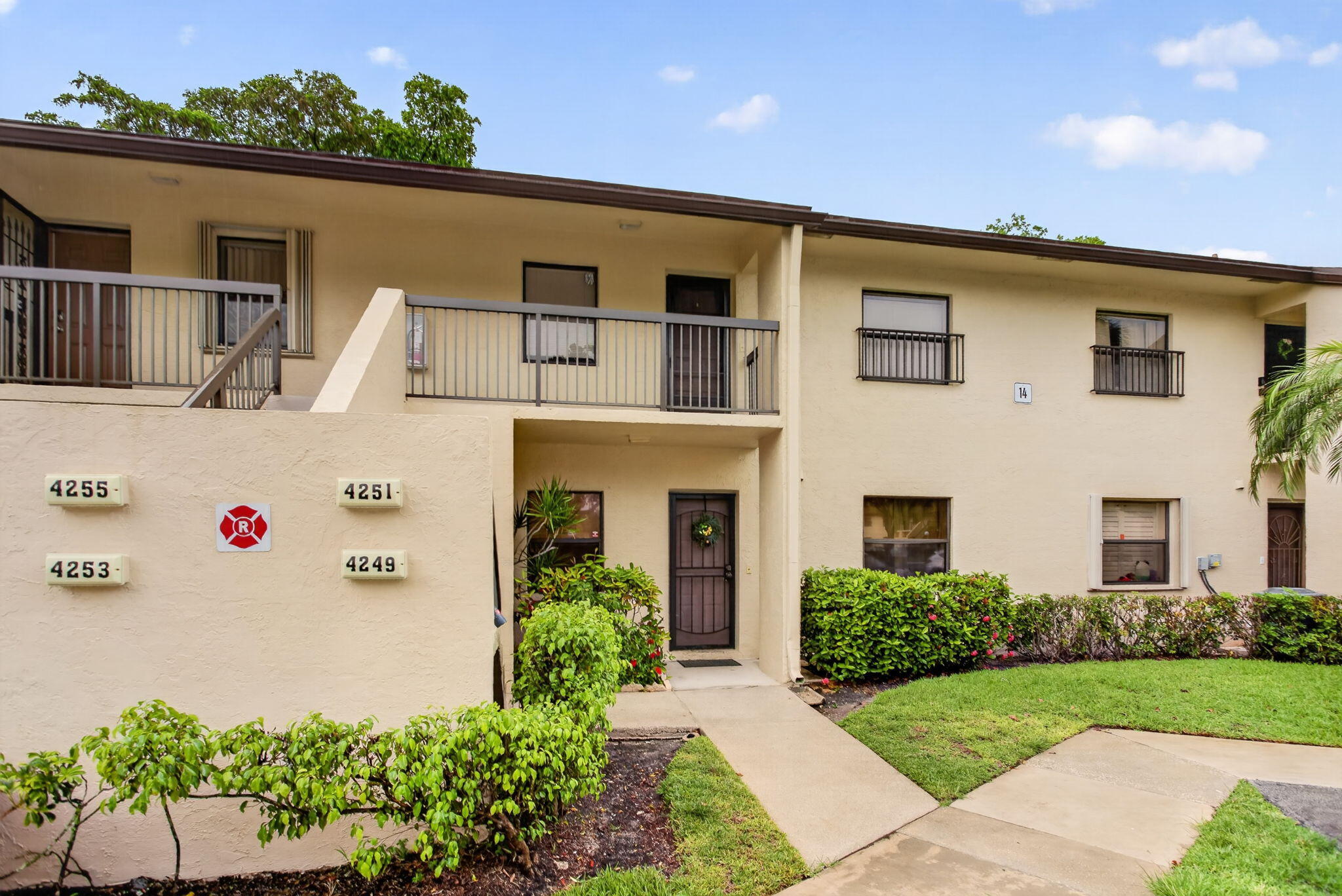 4251 Carambola Cir S main architectural view