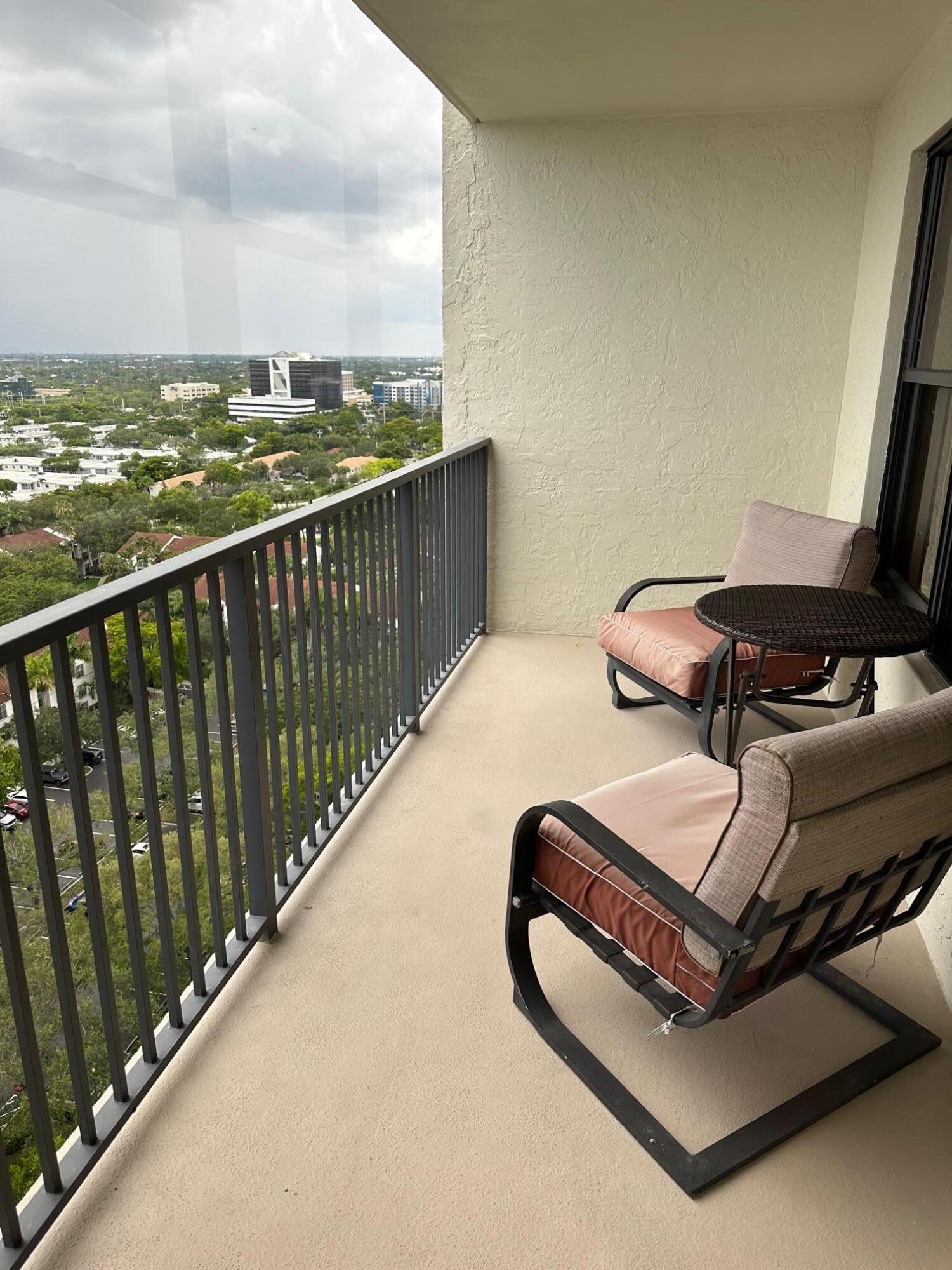 3200 Port Royale Dr N #2004 main architectural view