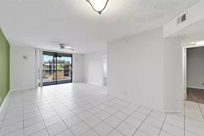 10501 W Broward Boulevard #405, Plantation, FL 33324 - Photo 5