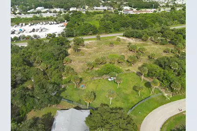 1130 SW 3rd Ct Court SW, Vero Beach, FL 32962 - Photo 13