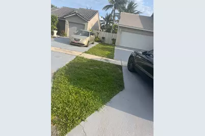 5765 Strawberry Lakes Circle, Lake Worth, FL 33463 - Photo 9