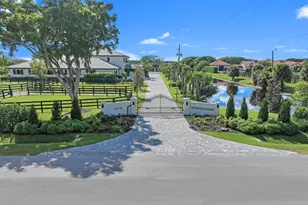 14710 Palm Beach Point Blvd, Wellington, FL 33414 - Photo 5