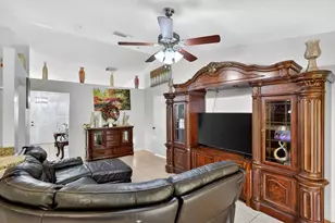 372 NW Hogan St, Port Saint Lucie, FL 34983 - Photo 5