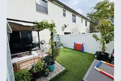 9326 W 33rd Lane, Hialeah, FL 33018 - Photo 29
