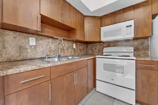 540 NE 58th St, Oakland Park, FL 33334 - Photo 9