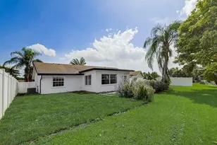 9387 Richmond Cir, Boca Raton, FL 33434 - Photo 15
