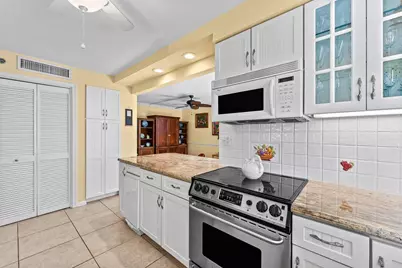372 Golfview Road #101, North Palm Beach, FL 33408 - Photo 9