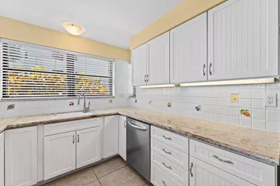 372 Golfview Road #101, North Palm Beach, FL 33408 - Photo 5