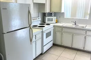 1455 N 12th Ct, Hollywood, FL 33019 - Photo 3