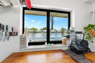 1351 NE 40th Pl, Oakland Park, FL 33334 - Photo 11