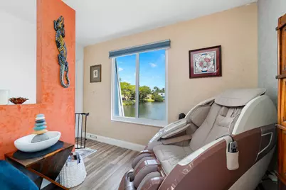 1351 NE 40th Place, Oakland Park, FL 33334 - Photo 23
